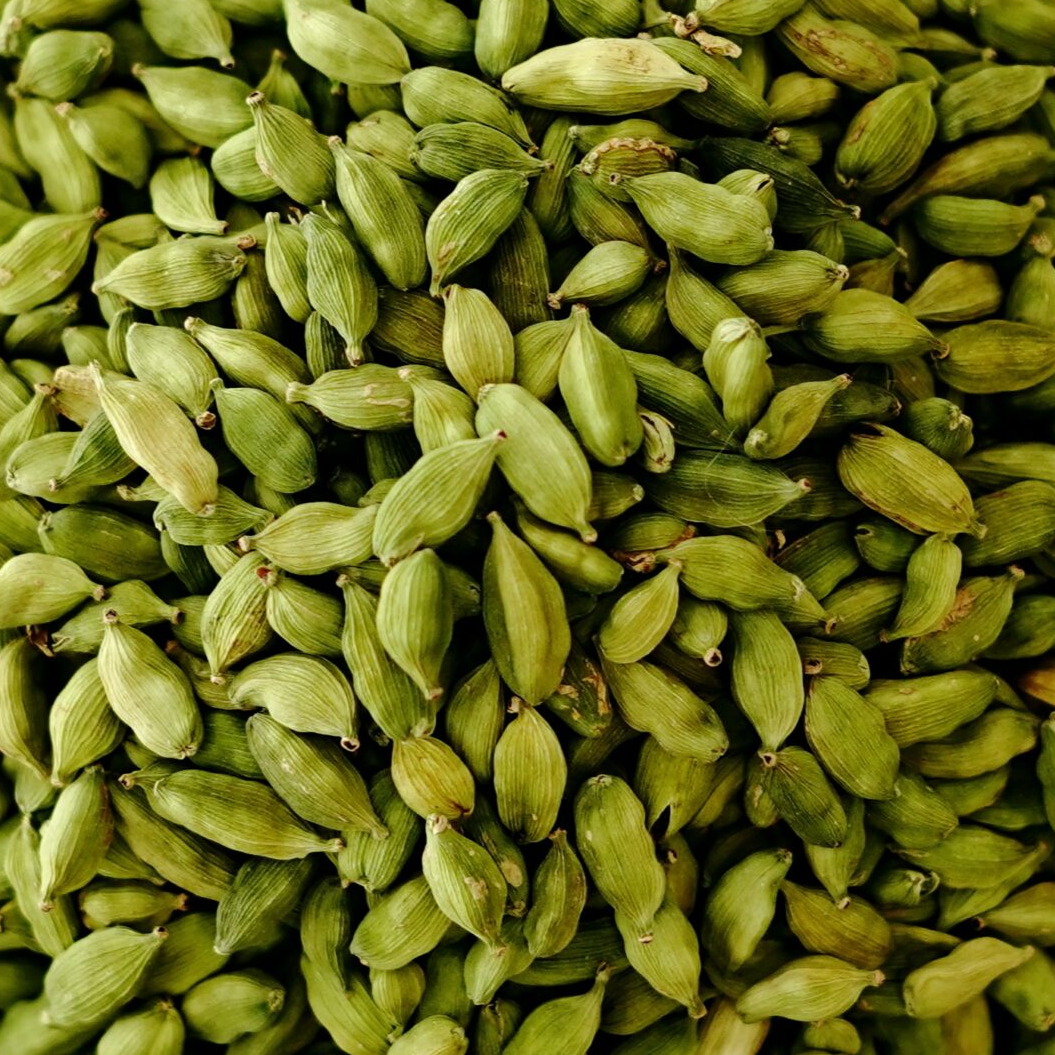 a lot of green cardamom